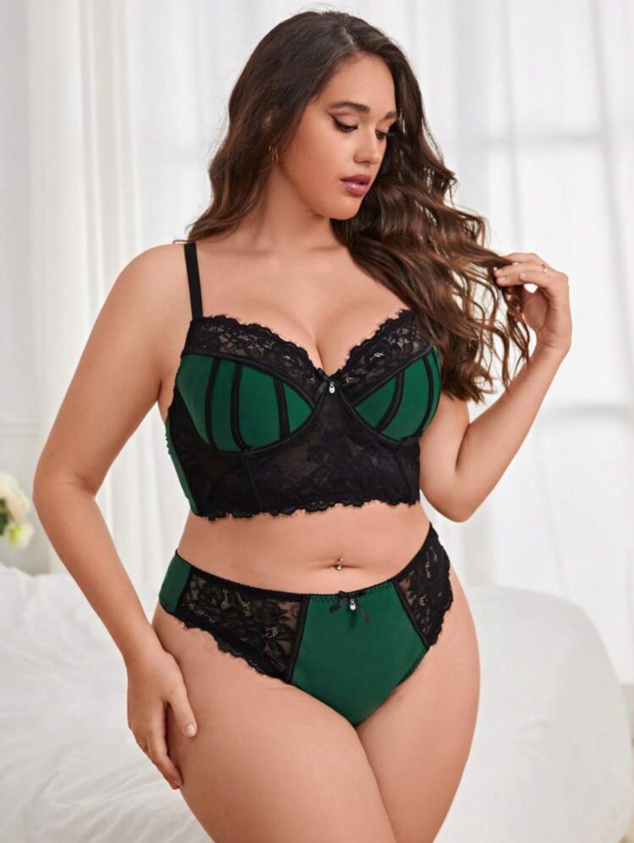 Taglie Forti Set lingerie pizzo a contrasto con ferretto