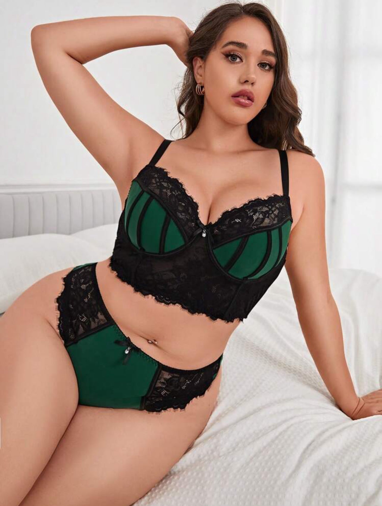 Taglie Forti Set lingerie pizzo a contrasto con ferretto