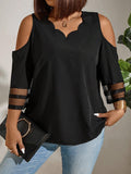 Blusa taglie forti con scollo a V, spalle scoperte e bordo ondulato