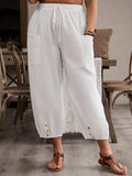 Pantaloni corti casual estivi con bottoni decorativi bianchi di taglia grande da donna con tasche