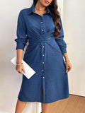 Vestito maxi da donna, taglia comoda, con colletto a camicia, maniche lunghe, fascia incrociata anteriore e bottoni, in tinta unita