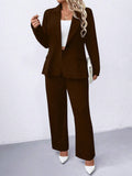Completo con giacca blazer con colletto a bavero in colore unito e pantaloni dritti larghi