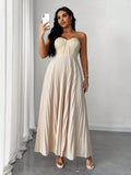 Vestito elegante e romantico senza spalline con pieghe, taglie forti per donna