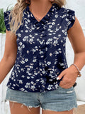 Blusa da donna taglie forti con scollo a V, balze sul fondo e maniche con volant, con fantasia floreale minuta