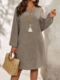 Vestito casual con scollo a ciufffetta, a maniche lunghe, di colore unito, per donne taglia comoda