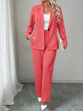 Completo  casual da donna taglie forti, composta da blazer monopetto a maniche lunghe con collo a bavero e pantaloni, in colore unito