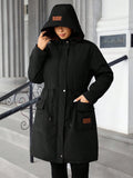 Cappotto imbottito elegante e comodo in stile retrò, con vita stretta e colori a contrasto
