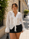 Blusa elegante con maniche a volant e vita ampia, disponibile in taglie comode per donne