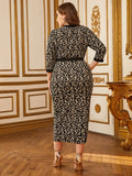Abito con stampa leopardo e fessura e bordo a contrasto