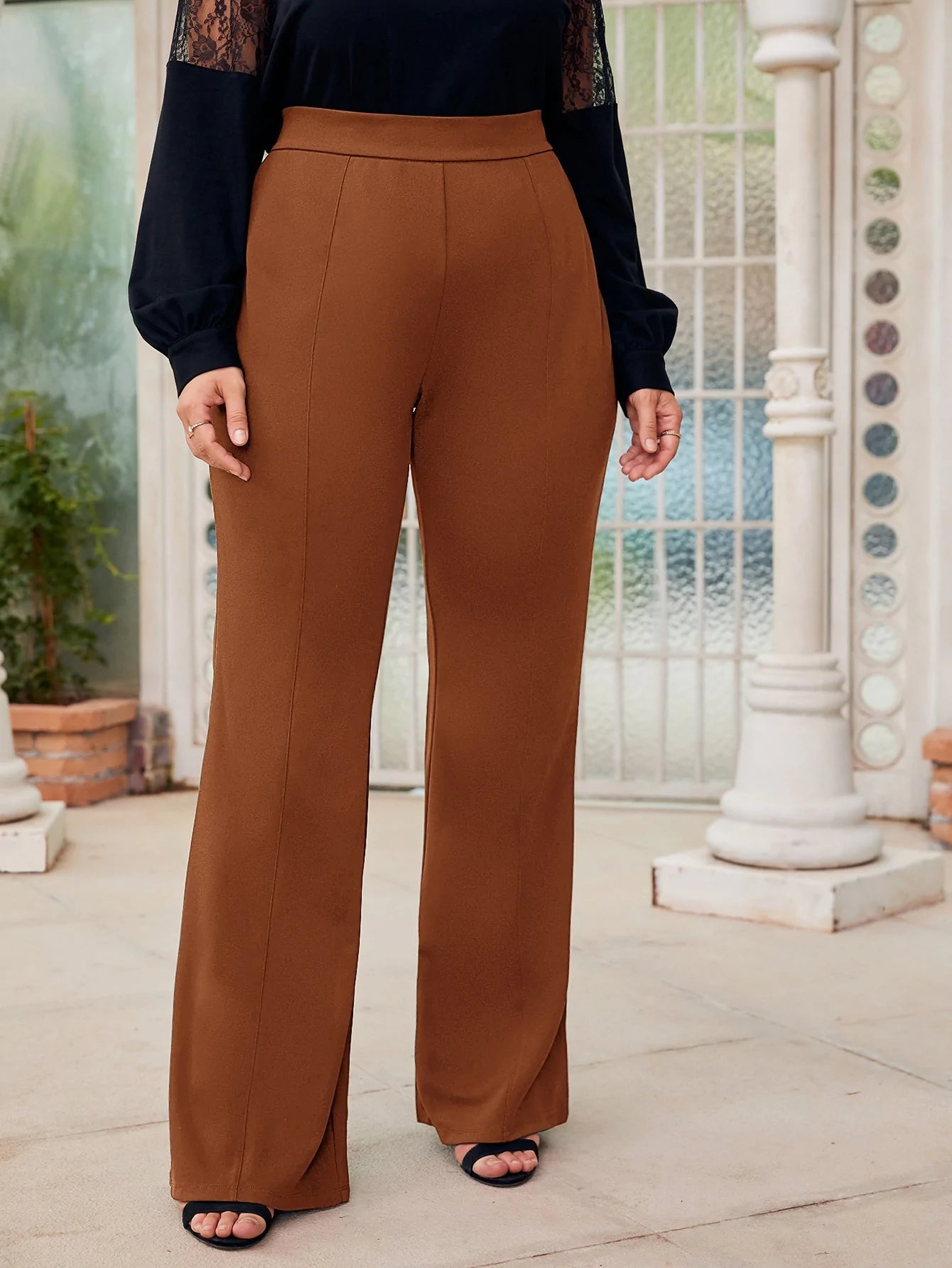 Pantaloni monocolore con vita alta