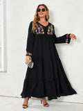 Abito maxi con ricamo floreale con volant